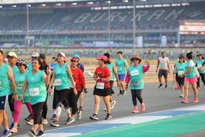 BIB: 1301, 2799, 504, 3310, 51091
                            <button type="button" onclick="openModal(10483741)" class="btn btn-primary btn-sm float-right btn-popup" data-toggle="modal" data-target=".modal-high-quality">
                        <i class="fas fa-shopping-cart"></i> Add to Cart
                    </button>
                                            <button type="button" onclick="isThisMe(10483741, true)" class="btn btn-success btn-sm float-right btn-popup btn-isme hidden" data-toggle="tooltip" data-placement="bottom" title="นี่คือรูปของคุณใช่ไหม คลิกที่นี่เพื่อเอาเข้าอัลบั้ม">
                        <i class="fas fa-plus"></i> Add to album
                    </button>
                    <button type="button" onclick="isThisMe(10483741, false)" class="btn btn-warning btn-sm float-right btn-popup btn-isnotme hidden">
                        <i class="fas fa-ban"></i> Remove from album
                    </button>