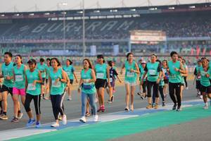 BIB: 5305
                            <button type="button" onclick="openModal(10481194)" class="btn btn-primary btn-sm float-right btn-popup" data-toggle="modal" data-target=".modal-high-quality">
                        <i class="fas fa-shopping-cart"></i> Add to Cart
                    </button>
                                            <button type="button" onclick="isThisMe(10481194, true)" class="btn btn-success btn-sm float-right btn-popup btn-isme hidden" data-toggle="tooltip" data-placement="bottom" title="นี่คือรูปของคุณใช่ไหม คลิกที่นี่เพื่อเอาเข้าอัลบั้ม">
                        <i class="fas fa-plus"></i> Add to album
                    </button>
                    <button type="button" onclick="isThisMe(10481194, false)" class="btn btn-warning btn-sm float-right btn-popup btn-isnotme hidden">
                        <i class="fas fa-ban"></i> Remove from album
                    </button>