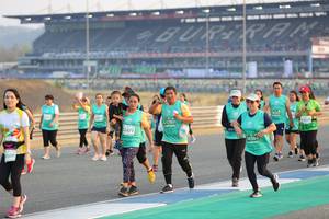 BIB: 1789, 2471, 0304, 688
                            <button type="button" onclick="openModal(10483717)" class="btn btn-primary btn-sm float-right btn-popup" data-toggle="modal" data-target=".modal-high-quality">
                        <i class="fas fa-shopping-cart"></i> Add to Cart
                    </button>
                                            <button type="button" onclick="isThisMe(10483717, true)" class="btn btn-success btn-sm float-right btn-popup btn-isme hidden" data-toggle="tooltip" data-placement="bottom" title="นี่คือรูปของคุณใช่ไหม คลิกที่นี่เพื่อเอาเข้าอัลบั้ม">
                        <i class="fas fa-plus"></i> Add to album
                    </button>
                    <button type="button" onclick="isThisMe(10483717, false)" class="btn btn-warning btn-sm float-right btn-popup btn-isnotme hidden">
                        <i class="fas fa-ban"></i> Remove from album
                    </button>