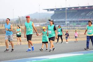 BIB: 107, 51948, 52216
                            <button type="button" onclick="openModal(10485170)" class="btn btn-primary btn-sm float-right btn-popup" data-toggle="modal" data-target=".modal-high-quality">
                        <i class="fas fa-shopping-cart"></i> Add to Cart
                    </button>
                                            <button type="button" onclick="isThisMe(10485170, true)" class="btn btn-success btn-sm float-right btn-popup btn-isme hidden" data-toggle="tooltip" data-placement="bottom" title="นี่คือรูปของคุณใช่ไหม คลิกที่นี่เพื่อเอาเข้าอัลบั้ม">
                        <i class="fas fa-plus"></i> Add to album
                    </button>
                    <button type="button" onclick="isThisMe(10485170, false)" class="btn btn-warning btn-sm float-right btn-popup btn-isnotme hidden">
                        <i class="fas fa-ban"></i> Remove from album
                    </button>