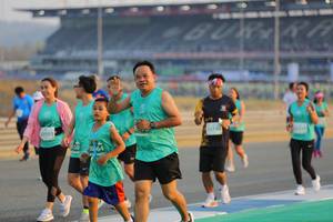 BIB: 60593, 074, 064
                            <button type="button" onclick="openModal(10481495)" class="btn btn-primary btn-sm float-right btn-popup" data-toggle="modal" data-target=".modal-high-quality">
                        <i class="fas fa-shopping-cart"></i> Add to Cart
                    </button>
                                            <button type="button" onclick="isThisMe(10481495, true)" class="btn btn-success btn-sm float-right btn-popup btn-isme hidden" data-toggle="tooltip" data-placement="bottom" title="นี่คือรูปของคุณใช่ไหม คลิกที่นี่เพื่อเอาเข้าอัลบั้ม">
                        <i class="fas fa-plus"></i> Add to album
                    </button>
                    <button type="button" onclick="isThisMe(10481495, false)" class="btn btn-warning btn-sm float-right btn-popup btn-isnotme hidden">
                        <i class="fas fa-ban"></i> Remove from album
                    </button>