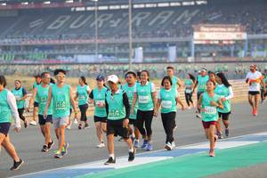 BIB: 9703, 52490, 517, 152350, 51726, 52211, 51574
                            <button type="button" onclick="openModal(10483245)" class="btn btn-primary btn-sm float-right btn-popup" data-toggle="modal" data-target=".modal-high-quality">
                        <i class="fas fa-shopping-cart"></i> Add to Cart
                    </button>
                                            <button type="button" onclick="isThisMe(10483245, true)" class="btn btn-success btn-sm float-right btn-popup btn-isme hidden" data-toggle="tooltip" data-placement="bottom" title="นี่คือรูปของคุณใช่ไหม คลิกที่นี่เพื่อเอาเข้าอัลบั้ม">
                        <i class="fas fa-plus"></i> Add to album
                    </button>
                    <button type="button" onclick="isThisMe(10483245, false)" class="btn btn-warning btn-sm float-right btn-popup btn-isnotme hidden">
                        <i class="fas fa-ban"></i> Remove from album
                    </button>