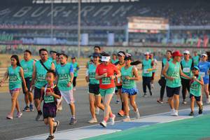 BIB: 104, 50438, 50054, 51597, 0025, 51830, 3513, 51504
                            <button type="button" onclick="openModal(10482221)" class="btn btn-primary btn-sm float-right btn-popup" data-toggle="modal" data-target=".modal-high-quality">
                        <i class="fas fa-shopping-cart"></i> Add to Cart
                    </button>
                                            <button type="button" onclick="isThisMe(10482221, true)" class="btn btn-success btn-sm float-right btn-popup btn-isme hidden" data-toggle="tooltip" data-placement="bottom" title="นี่คือรูปของคุณใช่ไหม คลิกที่นี่เพื่อเอาเข้าอัลบั้ม">
                        <i class="fas fa-plus"></i> Add to album
                    </button>
                    <button type="button" onclick="isThisMe(10482221, false)" class="btn btn-warning btn-sm float-right btn-popup btn-isnotme hidden">
                        <i class="fas fa-ban"></i> Remove from album
                    </button>