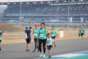 BIB: 52582, 312
                            <button type="button" onclick="openModal(10483777)" class="btn btn-primary btn-sm float-right btn-popup" data-toggle="modal" data-target=".modal-high-quality">
                        <i class="fas fa-shopping-cart"></i> Add to Cart
                    </button>
                                            <button type="button" onclick="isThisMe(10483777, true)" class="btn btn-success btn-sm float-right btn-popup btn-isme hidden" data-toggle="tooltip" data-placement="bottom" title="นี่คือรูปของคุณใช่ไหม คลิกที่นี่เพื่อเอาเข้าอัลบั้ม">
                        <i class="fas fa-plus"></i> Add to album
                    </button>
                    <button type="button" onclick="isThisMe(10483777, false)" class="btn btn-warning btn-sm float-right btn-popup btn-isnotme hidden">
                        <i class="fas fa-ban"></i> Remove from album
                    </button>