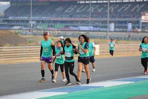 BIB: 0318, 526, 52371
                            <button type="button" onclick="openModal(10484633)" class="btn btn-primary btn-sm float-right btn-popup" data-toggle="modal" data-target=".modal-high-quality">
                        <i class="fas fa-shopping-cart"></i> Add to Cart
                    </button>
                                            <button type="button" onclick="isThisMe(10484633, true)" class="btn btn-success btn-sm float-right btn-popup btn-isme hidden" data-toggle="tooltip" data-placement="bottom" title="นี่คือรูปของคุณใช่ไหม คลิกที่นี่เพื่อเอาเข้าอัลบั้ม">
                        <i class="fas fa-plus"></i> Add to album
                    </button>
                    <button type="button" onclick="isThisMe(10484633, false)" class="btn btn-warning btn-sm float-right btn-popup btn-isnotme hidden">
                        <i class="fas fa-ban"></i> Remove from album
                    </button>