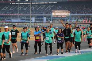 BIB: 31797, 53455, 122, 50152, 1260
                            <button type="button" onclick="openModal(10482545)" class="btn btn-primary btn-sm float-right btn-popup" data-toggle="modal" data-target=".modal-high-quality">
                        <i class="fas fa-shopping-cart"></i> Add to Cart
                    </button>
                                            <button type="button" onclick="isThisMe(10482545, true)" class="btn btn-success btn-sm float-right btn-popup btn-isme hidden" data-toggle="tooltip" data-placement="bottom" title="นี่คือรูปของคุณใช่ไหม คลิกที่นี่เพื่อเอาเข้าอัลบั้ม">
                        <i class="fas fa-plus"></i> Add to album
                    </button>
                    <button type="button" onclick="isThisMe(10482545, false)" class="btn btn-warning btn-sm float-right btn-popup btn-isnotme hidden">
                        <i class="fas fa-ban"></i> Remove from album
                    </button>