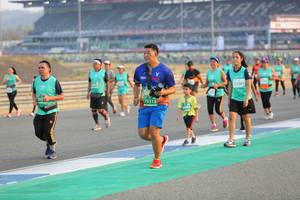 BIB: 52581, 503, 70313
                            <button type="button" onclick="openModal(10483271)" class="btn btn-primary btn-sm float-right btn-popup" data-toggle="modal" data-target=".modal-high-quality">
                        <i class="fas fa-shopping-cart"></i> Add to Cart
                    </button>
                                            <button type="button" onclick="isThisMe(10483271, true)" class="btn btn-success btn-sm float-right btn-popup btn-isme hidden" data-toggle="tooltip" data-placement="bottom" title="นี่คือรูปของคุณใช่ไหม คลิกที่นี่เพื่อเอาเข้าอัลบั้ม">
                        <i class="fas fa-plus"></i> Add to album
                    </button>
                    <button type="button" onclick="isThisMe(10483271, false)" class="btn btn-warning btn-sm float-right btn-popup btn-isnotme hidden">
                        <i class="fas fa-ban"></i> Remove from album
                    </button>