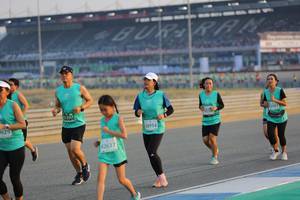 BIB: 3397, 82457, 8625, 50914, 82617
                            <button type="button" onclick="openModal(10479906)" class="btn btn-primary btn-sm float-right btn-popup" data-toggle="modal" data-target=".modal-high-quality">
                        <i class="fas fa-shopping-cart"></i> Add to Cart
                    </button>
                                            <button type="button" onclick="isThisMe(10479906, true)" class="btn btn-success btn-sm float-right btn-popup btn-isme hidden" data-toggle="tooltip" data-placement="bottom" title="นี่คือรูปของคุณใช่ไหม คลิกที่นี่เพื่อเอาเข้าอัลบั้ม">
                        <i class="fas fa-plus"></i> Add to album
                    </button>
                    <button type="button" onclick="isThisMe(10479906, false)" class="btn btn-warning btn-sm float-right btn-popup btn-isnotme hidden">
                        <i class="fas fa-ban"></i> Remove from album
                    </button>