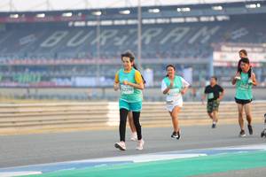 BIB: 52298
                            <button type="button" onclick="openModal(10485691)" class="btn btn-primary btn-sm float-right btn-popup" data-toggle="modal" data-target=".modal-high-quality">
                        <i class="fas fa-shopping-cart"></i> Add to Cart
                    </button>
                                            <button type="button" onclick="isThisMe(10485691, true)" class="btn btn-success btn-sm float-right btn-popup btn-isme hidden" data-toggle="tooltip" data-placement="bottom" title="นี่คือรูปของคุณใช่ไหม คลิกที่นี่เพื่อเอาเข้าอัลบั้ม">
                        <i class="fas fa-plus"></i> Add to album
                    </button>
                    <button type="button" onclick="isThisMe(10485691, false)" class="btn btn-warning btn-sm float-right btn-popup btn-isnotme hidden">
                        <i class="fas fa-ban"></i> Remove from album
                    </button>