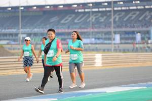 BIB: 3019, 1149
                            <button type="button" onclick="openModal(10485566)" class="btn btn-primary btn-sm float-right btn-popup" data-toggle="modal" data-target=".modal-high-quality">
                        <i class="fas fa-shopping-cart"></i> Add to Cart
                    </button>
                                            <button type="button" onclick="isThisMe(10485566, true)" class="btn btn-success btn-sm float-right btn-popup btn-isme hidden" data-toggle="tooltip" data-placement="bottom" title="นี่คือรูปของคุณใช่ไหม คลิกที่นี่เพื่อเอาเข้าอัลบั้ม">
                        <i class="fas fa-plus"></i> Add to album
                    </button>
                    <button type="button" onclick="isThisMe(10485566, false)" class="btn btn-warning btn-sm float-right btn-popup btn-isnotme hidden">
                        <i class="fas fa-ban"></i> Remove from album
                    </button>