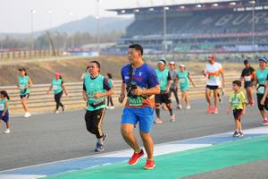 BIB: 032, 70313
                            <button type="button" onclick="openModal(10483276)" class="btn btn-primary btn-sm float-right btn-popup" data-toggle="modal" data-target=".modal-high-quality">
                        <i class="fas fa-shopping-cart"></i> Add to Cart
                    </button>
                                            <button type="button" onclick="isThisMe(10483276, true)" class="btn btn-success btn-sm float-right btn-popup btn-isme hidden" data-toggle="tooltip" data-placement="bottom" title="นี่คือรูปของคุณใช่ไหม คลิกที่นี่เพื่อเอาเข้าอัลบั้ม">
                        <i class="fas fa-plus"></i> Add to album
                    </button>
                    <button type="button" onclick="isThisMe(10483276, false)" class="btn btn-warning btn-sm float-right btn-popup btn-isnotme hidden">
                        <i class="fas fa-ban"></i> Remove from album
                    </button>