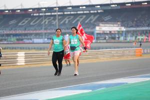 BIB: 1042, 51470
                            <button type="button" onclick="openModal(10486462)" class="btn btn-primary btn-sm float-right btn-popup" data-toggle="modal" data-target=".modal-high-quality">
                        <i class="fas fa-shopping-cart"></i> Add to Cart
                    </button>
                                            <button type="button" onclick="isThisMe(10486462, true)" class="btn btn-success btn-sm float-right btn-popup btn-isme hidden" data-toggle="tooltip" data-placement="bottom" title="นี่คือรูปของคุณใช่ไหม คลิกที่นี่เพื่อเอาเข้าอัลบั้ม">
                        <i class="fas fa-plus"></i> Add to album
                    </button>
                    <button type="button" onclick="isThisMe(10486462, false)" class="btn btn-warning btn-sm float-right btn-popup btn-isnotme hidden">
                        <i class="fas fa-ban"></i> Remove from album
                    </button>