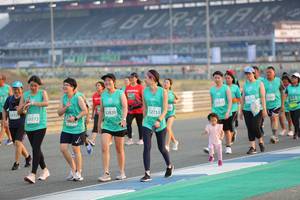 BIB: 52731, 52820, 115, 53172
                            <button type="button" onclick="openModal(10484012)" class="btn btn-primary btn-sm float-right btn-popup" data-toggle="modal" data-target=".modal-high-quality">
                        <i class="fas fa-shopping-cart"></i> Add to Cart
                    </button>
                                            <button type="button" onclick="isThisMe(10484012, true)" class="btn btn-success btn-sm float-right btn-popup btn-isme hidden" data-toggle="tooltip" data-placement="bottom" title="นี่คือรูปของคุณใช่ไหม คลิกที่นี่เพื่อเอาเข้าอัลบั้ม">
                        <i class="fas fa-plus"></i> Add to album
                    </button>
                    <button type="button" onclick="isThisMe(10484012, false)" class="btn btn-warning btn-sm float-right btn-popup btn-isnotme hidden">
                        <i class="fas fa-ban"></i> Remove from album
                    </button>