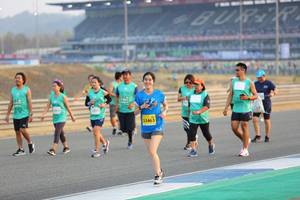 BIB: 53463
                            <button type="button" onclick="openModal(10483689)" class="btn btn-primary btn-sm float-right btn-popup" data-toggle="modal" data-target=".modal-high-quality">
                        <i class="fas fa-shopping-cart"></i> Add to Cart
                    </button>
                                            <button type="button" onclick="isThisMe(10483689, true)" class="btn btn-success btn-sm float-right btn-popup btn-isme hidden" data-toggle="tooltip" data-placement="bottom" title="นี่คือรูปของคุณใช่ไหม คลิกที่นี่เพื่อเอาเข้าอัลบั้ม">
                        <i class="fas fa-plus"></i> Add to album
                    </button>
                    <button type="button" onclick="isThisMe(10483689, false)" class="btn btn-warning btn-sm float-right btn-popup btn-isnotme hidden">
                        <i class="fas fa-ban"></i> Remove from album
                    </button>