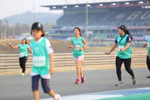 BIB: 1000, 644
                            <button type="button" onclick="openModal(10485516)" class="btn btn-primary btn-sm float-right btn-popup" data-toggle="modal" data-target=".modal-high-quality">
                        <i class="fas fa-shopping-cart"></i> Add to Cart
                    </button>
                                            <button type="button" onclick="isThisMe(10485516, true)" class="btn btn-success btn-sm float-right btn-popup btn-isme hidden" data-toggle="tooltip" data-placement="bottom" title="นี่คือรูปของคุณใช่ไหม คลิกที่นี่เพื่อเอาเข้าอัลบั้ม">
                        <i class="fas fa-plus"></i> Add to album
                    </button>
                    <button type="button" onclick="isThisMe(10485516, false)" class="btn btn-warning btn-sm float-right btn-popup btn-isnotme hidden">
                        <i class="fas fa-ban"></i> Remove from album
                    </button>