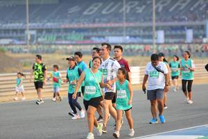 BIB: 1548, 51949, 52860, 52250
                            <button type="button" onclick="openModal(10483085)" class="btn btn-primary btn-sm float-right btn-popup" data-toggle="modal" data-target=".modal-high-quality">
                        <i class="fas fa-shopping-cart"></i> Add to Cart
                    </button>
                                            <button type="button" onclick="isThisMe(10483085, true)" class="btn btn-success btn-sm float-right btn-popup btn-isme hidden" data-toggle="tooltip" data-placement="bottom" title="นี่คือรูปของคุณใช่ไหม คลิกที่นี่เพื่อเอาเข้าอัลบั้ม">
                        <i class="fas fa-plus"></i> Add to album
                    </button>
                    <button type="button" onclick="isThisMe(10483085, false)" class="btn btn-warning btn-sm float-right btn-popup btn-isnotme hidden">
                        <i class="fas fa-ban"></i> Remove from album
                    </button>