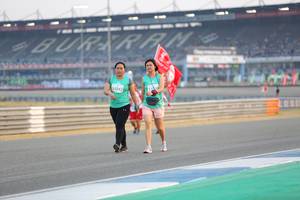 BIB: 1042
                            <button type="button" onclick="openModal(10486425)" class="btn btn-primary btn-sm float-right btn-popup" data-toggle="modal" data-target=".modal-high-quality">
                        <i class="fas fa-shopping-cart"></i> Add to Cart
                    </button>
                                            <button type="button" onclick="isThisMe(10486425, true)" class="btn btn-success btn-sm float-right btn-popup btn-isme hidden" data-toggle="tooltip" data-placement="bottom" title="นี่คือรูปของคุณใช่ไหม คลิกที่นี่เพื่อเอาเข้าอัลบั้ม">
                        <i class="fas fa-plus"></i> Add to album
                    </button>
                    <button type="button" onclick="isThisMe(10486425, false)" class="btn btn-warning btn-sm float-right btn-popup btn-isnotme hidden">
                        <i class="fas fa-ban"></i> Remove from album
                    </button>