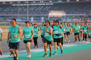 BIB: 51264, 1232, 0879, 502
                            <button type="button" onclick="openModal(10481654)" class="btn btn-primary btn-sm float-right btn-popup" data-toggle="modal" data-target=".modal-high-quality">
                        <i class="fas fa-shopping-cart"></i> Add to Cart
                    </button>
                                            <button type="button" onclick="isThisMe(10481654, true)" class="btn btn-success btn-sm float-right btn-popup btn-isme hidden" data-toggle="tooltip" data-placement="bottom" title="นี่คือรูปของคุณใช่ไหม คลิกที่นี่เพื่อเอาเข้าอัลบั้ม">
                        <i class="fas fa-plus"></i> Add to album
                    </button>
                    <button type="button" onclick="isThisMe(10481654, false)" class="btn btn-warning btn-sm float-right btn-popup btn-isnotme hidden">
                        <i class="fas fa-ban"></i> Remove from album
                    </button>