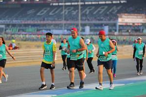 BIB: 50208, 5045, 50386, 
                            <button type="button" onclick="openModal(10481504)" class="btn btn-primary btn-sm float-right btn-popup" data-toggle="modal" data-target=".modal-high-quality">
                        <i class="fas fa-shopping-cart"></i> Add to Cart
                    </button>
                                            <button type="button" onclick="isThisMe(10481504, true)" class="btn btn-success btn-sm float-right btn-popup btn-isme hidden" data-toggle="tooltip" data-placement="bottom" title="นี่คือรูปของคุณใช่ไหม คลิกที่นี่เพื่อเอาเข้าอัลบั้ม">
                        <i class="fas fa-plus"></i> Add to album
                    </button>
                    <button type="button" onclick="isThisMe(10481504, false)" class="btn btn-warning btn-sm float-right btn-popup btn-isnotme hidden">
                        <i class="fas fa-ban"></i> Remove from album
                    </button>