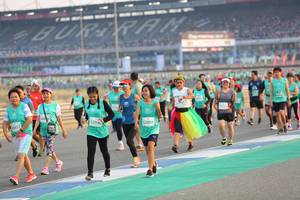 BIB: 52801, 5294
                            <button type="button" onclick="openModal(10483464)" class="btn btn-primary btn-sm float-right btn-popup" data-toggle="modal" data-target=".modal-high-quality">
                        <i class="fas fa-shopping-cart"></i> Add to Cart
                    </button>
                                            <button type="button" onclick="isThisMe(10483464, true)" class="btn btn-success btn-sm float-right btn-popup btn-isme hidden" data-toggle="tooltip" data-placement="bottom" title="นี่คือรูปของคุณใช่ไหม คลิกที่นี่เพื่อเอาเข้าอัลบั้ม">
                        <i class="fas fa-plus"></i> Add to album
                    </button>
                    <button type="button" onclick="isThisMe(10483464, false)" class="btn btn-warning btn-sm float-right btn-popup btn-isnotme hidden">
                        <i class="fas fa-ban"></i> Remove from album
                    </button>