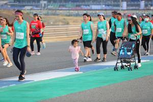 BIB: 506, 52731, 52345
                            <button type="button" onclick="openModal(10483979)" class="btn btn-primary btn-sm float-right btn-popup" data-toggle="modal" data-target=".modal-high-quality">
                        <i class="fas fa-shopping-cart"></i> Add to Cart
                    </button>
                                            <button type="button" onclick="isThisMe(10483979, true)" class="btn btn-success btn-sm float-right btn-popup btn-isme hidden" data-toggle="tooltip" data-placement="bottom" title="นี่คือรูปของคุณใช่ไหม คลิกที่นี่เพื่อเอาเข้าอัลบั้ม">
                        <i class="fas fa-plus"></i> Add to album
                    </button>
                    <button type="button" onclick="isThisMe(10483979, false)" class="btn btn-warning btn-sm float-right btn-popup btn-isnotme hidden">
                        <i class="fas fa-ban"></i> Remove from album
                    </button>