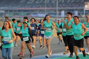 BIB: 2640, 511, 51670, 1679, 0756, 52625
                            <button type="button" onclick="openModal(10481199)" class="btn btn-primary btn-sm float-right btn-popup" data-toggle="modal" data-target=".modal-high-quality">
                        <i class="fas fa-shopping-cart"></i> Add to Cart
                    </button>
                                            <button type="button" onclick="isThisMe(10481199, true)" class="btn btn-success btn-sm float-right btn-popup btn-isme hidden" data-toggle="tooltip" data-placement="bottom" title="นี่คือรูปของคุณใช่ไหม คลิกที่นี่เพื่อเอาเข้าอัลบั้ม">
                        <i class="fas fa-plus"></i> Add to album
                    </button>
                    <button type="button" onclick="isThisMe(10481199, false)" class="btn btn-warning btn-sm float-right btn-popup btn-isnotme hidden">
                        <i class="fas fa-ban"></i> Remove from album
                    </button>