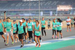 BIB: 51726, 12490, 52211, 51574
                            <button type="button" onclick="openModal(10483249)" class="btn btn-primary btn-sm float-right btn-popup" data-toggle="modal" data-target=".modal-high-quality">
                        <i class="fas fa-shopping-cart"></i> Add to Cart
                    </button>
                                            <button type="button" onclick="isThisMe(10483249, true)" class="btn btn-success btn-sm float-right btn-popup btn-isme hidden" data-toggle="tooltip" data-placement="bottom" title="นี่คือรูปของคุณใช่ไหม คลิกที่นี่เพื่อเอาเข้าอัลบั้ม">
                        <i class="fas fa-plus"></i> Add to album
                    </button>
                    <button type="button" onclick="isThisMe(10483249, false)" class="btn btn-warning btn-sm float-right btn-popup btn-isnotme hidden">
                        <i class="fas fa-ban"></i> Remove from album
                    </button>