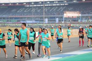 BIB: 51354, 1200, 1246, 52058
                            <button type="button" onclick="openModal(10483103)" class="btn btn-primary btn-sm float-right btn-popup" data-toggle="modal" data-target=".modal-high-quality">
                        <i class="fas fa-shopping-cart"></i> Add to Cart
                    </button>
                                            <button type="button" onclick="isThisMe(10483103, true)" class="btn btn-success btn-sm float-right btn-popup btn-isme hidden" data-toggle="tooltip" data-placement="bottom" title="นี่คือรูปของคุณใช่ไหม คลิกที่นี่เพื่อเอาเข้าอัลบั้ม">
                        <i class="fas fa-plus"></i> Add to album
                    </button>
                    <button type="button" onclick="isThisMe(10483103, false)" class="btn btn-warning btn-sm float-right btn-popup btn-isnotme hidden">
                        <i class="fas fa-ban"></i> Remove from album
                    </button>