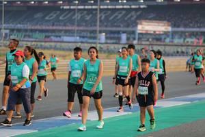 BIB: 50116, 0613, 1185, 172, 0949, 50679
                            <button type="button" onclick="openModal(10482415)" class="btn btn-primary btn-sm float-right btn-popup" data-toggle="modal" data-target=".modal-high-quality">
                        <i class="fas fa-shopping-cart"></i> Add to Cart
                    </button>
                                            <button type="button" onclick="isThisMe(10482415, true)" class="btn btn-success btn-sm float-right btn-popup btn-isme hidden" data-toggle="tooltip" data-placement="bottom" title="นี่คือรูปของคุณใช่ไหม คลิกที่นี่เพื่อเอาเข้าอัลบั้ม">
                        <i class="fas fa-plus"></i> Add to album
                    </button>
                    <button type="button" onclick="isThisMe(10482415, false)" class="btn btn-warning btn-sm float-right btn-popup btn-isnotme hidden">
                        <i class="fas fa-ban"></i> Remove from album
                    </button>