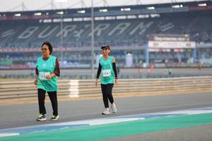 BIB: 1002, 5332, 52567
                            <button type="button" onclick="openModal(10486360)" class="btn btn-primary btn-sm float-right btn-popup" data-toggle="modal" data-target=".modal-high-quality">
                        <i class="fas fa-shopping-cart"></i> Add to Cart
                    </button>
                                            <button type="button" onclick="isThisMe(10486360, true)" class="btn btn-success btn-sm float-right btn-popup btn-isme hidden" data-toggle="tooltip" data-placement="bottom" title="นี่คือรูปของคุณใช่ไหม คลิกที่นี่เพื่อเอาเข้าอัลบั้ม">
                        <i class="fas fa-plus"></i> Add to album
                    </button>
                    <button type="button" onclick="isThisMe(10486360, false)" class="btn btn-warning btn-sm float-right btn-popup btn-isnotme hidden">
                        <i class="fas fa-ban"></i> Remove from album
                    </button>