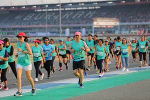 BIB: 50360, 50929
                            <button type="button" onclick="openModal(10481179)" class="btn btn-primary btn-sm float-right btn-popup" data-toggle="modal" data-target=".modal-high-quality">
                        <i class="fas fa-shopping-cart"></i> Add to Cart
                    </button>
                                            <button type="button" onclick="isThisMe(10481179, true)" class="btn btn-success btn-sm float-right btn-popup btn-isme hidden" data-toggle="tooltip" data-placement="bottom" title="นี่คือรูปของคุณใช่ไหม คลิกที่นี่เพื่อเอาเข้าอัลบั้ม">
                        <i class="fas fa-plus"></i> Add to album
                    </button>
                    <button type="button" onclick="isThisMe(10481179, false)" class="btn btn-warning btn-sm float-right btn-popup btn-isnotme hidden">
                        <i class="fas fa-ban"></i> Remove from album
                    </button>