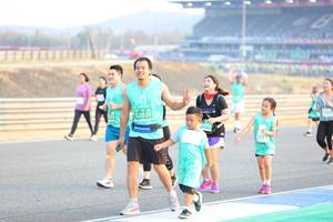 BIB: 52029, 5223
                            <button type="button" onclick="openModal(10482902)" class="btn btn-primary btn-sm float-right btn-popup" data-toggle="modal" data-target=".modal-high-quality">
                        <i class="fas fa-shopping-cart"></i> Add to Cart
                    </button>
                                            <button type="button" onclick="isThisMe(10482902, true)" class="btn btn-success btn-sm float-right btn-popup btn-isme hidden" data-toggle="tooltip" data-placement="bottom" title="นี่คือรูปของคุณใช่ไหม คลิกที่นี่เพื่อเอาเข้าอัลบั้ม">
                        <i class="fas fa-plus"></i> Add to album
                    </button>
                    <button type="button" onclick="isThisMe(10482902, false)" class="btn btn-warning btn-sm float-right btn-popup btn-isnotme hidden">
                        <i class="fas fa-ban"></i> Remove from album
                    </button>