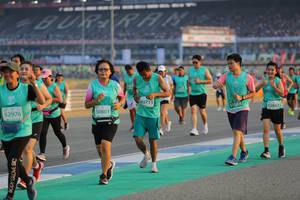 BIB: 80713, 1859, 52976, 50801, 52862
                            <button type="button" onclick="openModal(10481435)" class="btn btn-primary btn-sm float-right btn-popup" data-toggle="modal" data-target=".modal-high-quality">
                        <i class="fas fa-shopping-cart"></i> Add to Cart
                    </button>
                                            <button type="button" onclick="isThisMe(10481435, true)" class="btn btn-success btn-sm float-right btn-popup btn-isme hidden" data-toggle="tooltip" data-placement="bottom" title="นี่คือรูปของคุณใช่ไหม คลิกที่นี่เพื่อเอาเข้าอัลบั้ม">
                        <i class="fas fa-plus"></i> Add to album
                    </button>
                    <button type="button" onclick="isThisMe(10481435, false)" class="btn btn-warning btn-sm float-right btn-popup btn-isnotme hidden">
                        <i class="fas fa-ban"></i> Remove from album
                    </button>