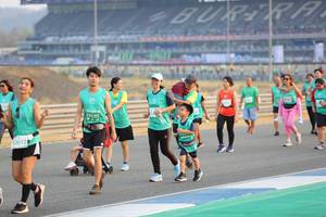 BIB: 191, 2612
                            <button type="button" onclick="openModal(10484783)" class="btn btn-primary btn-sm float-right btn-popup" data-toggle="modal" data-target=".modal-high-quality">
                        <i class="fas fa-shopping-cart"></i> Add to Cart
                    </button>
                                            <button type="button" onclick="isThisMe(10484783, true)" class="btn btn-success btn-sm float-right btn-popup btn-isme hidden" data-toggle="tooltip" data-placement="bottom" title="นี่คือรูปของคุณใช่ไหม คลิกที่นี่เพื่อเอาเข้าอัลบั้ม">
                        <i class="fas fa-plus"></i> Add to album
                    </button>
                    <button type="button" onclick="isThisMe(10484783, false)" class="btn btn-warning btn-sm float-right btn-popup btn-isnotme hidden">
                        <i class="fas fa-ban"></i> Remove from album
                    </button>