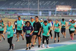 BIB: 764, 1797, 50152, 8122
                            <button type="button" onclick="openModal(10482569)" class="btn btn-primary btn-sm float-right btn-popup" data-toggle="modal" data-target=".modal-high-quality">
                        <i class="fas fa-shopping-cart"></i> Add to Cart
                    </button>
                                            <button type="button" onclick="isThisMe(10482569, true)" class="btn btn-success btn-sm float-right btn-popup btn-isme hidden" data-toggle="tooltip" data-placement="bottom" title="นี่คือรูปของคุณใช่ไหม คลิกที่นี่เพื่อเอาเข้าอัลบั้ม">
                        <i class="fas fa-plus"></i> Add to album
                    </button>
                    <button type="button" onclick="isThisMe(10482569, false)" class="btn btn-warning btn-sm float-right btn-popup btn-isnotme hidden">
                        <i class="fas fa-ban"></i> Remove from album
                    </button>