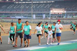 BIB: 1166, 3003, 51568
                            <button type="button" onclick="openModal(10484557)" class="btn btn-primary btn-sm float-right btn-popup" data-toggle="modal" data-target=".modal-high-quality">
                        <i class="fas fa-shopping-cart"></i> Add to Cart
                    </button>
                                            <button type="button" onclick="isThisMe(10484557, true)" class="btn btn-success btn-sm float-right btn-popup btn-isme hidden" data-toggle="tooltip" data-placement="bottom" title="นี่คือรูปของคุณใช่ไหม คลิกที่นี่เพื่อเอาเข้าอัลบั้ม">
                        <i class="fas fa-plus"></i> Add to album
                    </button>
                    <button type="button" onclick="isThisMe(10484557, false)" class="btn btn-warning btn-sm float-right btn-popup btn-isnotme hidden">
                        <i class="fas fa-ban"></i> Remove from album
                    </button>