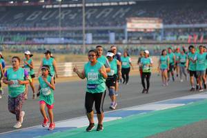 BIB: 1321, 1215, 2281
                            <button type="button" onclick="openModal(10482211)" class="btn btn-primary btn-sm float-right btn-popup" data-toggle="modal" data-target=".modal-high-quality">
                        <i class="fas fa-shopping-cart"></i> Add to Cart
                    </button>
                                            <button type="button" onclick="isThisMe(10482211, true)" class="btn btn-success btn-sm float-right btn-popup btn-isme hidden" data-toggle="tooltip" data-placement="bottom" title="นี่คือรูปของคุณใช่ไหม คลิกที่นี่เพื่อเอาเข้าอัลบั้ม">
                        <i class="fas fa-plus"></i> Add to album
                    </button>
                    <button type="button" onclick="isThisMe(10482211, false)" class="btn btn-warning btn-sm float-right btn-popup btn-isnotme hidden">
                        <i class="fas fa-ban"></i> Remove from album
                    </button>