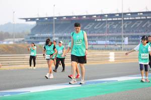 BIB: 50481, 50542
                            <button type="button" onclick="openModal(10485479)" class="btn btn-primary btn-sm float-right btn-popup" data-toggle="modal" data-target=".modal-high-quality">
                        <i class="fas fa-shopping-cart"></i> Add to Cart
                    </button>
                                            <button type="button" onclick="isThisMe(10485479, true)" class="btn btn-success btn-sm float-right btn-popup btn-isme hidden" data-toggle="tooltip" data-placement="bottom" title="นี่คือรูปของคุณใช่ไหม คลิกที่นี่เพื่อเอาเข้าอัลบั้ม">
                        <i class="fas fa-plus"></i> Add to album
                    </button>
                    <button type="button" onclick="isThisMe(10485479, false)" class="btn btn-warning btn-sm float-right btn-popup btn-isnotme hidden">
                        <i class="fas fa-ban"></i> Remove from album
                    </button>