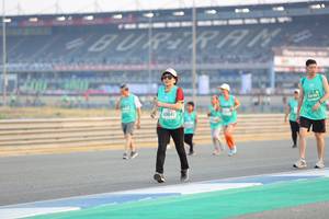 BIB: 0847
                            <button type="button" onclick="openModal(10485391)" class="btn btn-primary btn-sm float-right btn-popup" data-toggle="modal" data-target=".modal-high-quality">
                        <i class="fas fa-shopping-cart"></i> Add to Cart
                    </button>
                                            <button type="button" onclick="isThisMe(10485391, true)" class="btn btn-success btn-sm float-right btn-popup btn-isme hidden" data-toggle="tooltip" data-placement="bottom" title="นี่คือรูปของคุณใช่ไหม คลิกที่นี่เพื่อเอาเข้าอัลบั้ม">
                        <i class="fas fa-plus"></i> Add to album
                    </button>
                    <button type="button" onclick="isThisMe(10485391, false)" class="btn btn-warning btn-sm float-right btn-popup btn-isnotme hidden">
                        <i class="fas fa-ban"></i> Remove from album
                    </button>