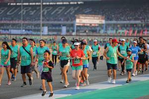 BIB: 51832, 517, 50438, 51597, 50025, 1504
                            <button type="button" onclick="openModal(10482217)" class="btn btn-primary btn-sm float-right btn-popup" data-toggle="modal" data-target=".modal-high-quality">
                        <i class="fas fa-shopping-cart"></i> Add to Cart
                    </button>
                                            <button type="button" onclick="isThisMe(10482217, true)" class="btn btn-success btn-sm float-right btn-popup btn-isme hidden" data-toggle="tooltip" data-placement="bottom" title="นี่คือรูปของคุณใช่ไหม คลิกที่นี่เพื่อเอาเข้าอัลบั้ม">
                        <i class="fas fa-plus"></i> Add to album
                    </button>
                    <button type="button" onclick="isThisMe(10482217, false)" class="btn btn-warning btn-sm float-right btn-popup btn-isnotme hidden">
                        <i class="fas fa-ban"></i> Remove from album
                    </button>