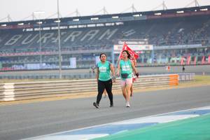 BIB: 1042
                            <button type="button" onclick="openModal(10486401)" class="btn btn-primary btn-sm float-right btn-popup" data-toggle="modal" data-target=".modal-high-quality">
                        <i class="fas fa-shopping-cart"></i> Add to Cart
                    </button>
                                            <button type="button" onclick="isThisMe(10486401, true)" class="btn btn-success btn-sm float-right btn-popup btn-isme hidden" data-toggle="tooltip" data-placement="bottom" title="นี่คือรูปของคุณใช่ไหม คลิกที่นี่เพื่อเอาเข้าอัลบั้ม">
                        <i class="fas fa-plus"></i> Add to album
                    </button>
                    <button type="button" onclick="isThisMe(10486401, false)" class="btn btn-warning btn-sm float-right btn-popup btn-isnotme hidden">
                        <i class="fas fa-ban"></i> Remove from album
                    </button>