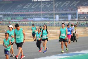 BIB: 50300, 2772, 1112, 52307, 8330
                            <button type="button" onclick="openModal(10483177)" class="btn btn-primary btn-sm float-right btn-popup" data-toggle="modal" data-target=".modal-high-quality">
                        <i class="fas fa-shopping-cart"></i> Add to Cart
                    </button>
                                            <button type="button" onclick="isThisMe(10483177, true)" class="btn btn-success btn-sm float-right btn-popup btn-isme hidden" data-toggle="tooltip" data-placement="bottom" title="นี่คือรูปของคุณใช่ไหม คลิกที่นี่เพื่อเอาเข้าอัลบั้ม">
                        <i class="fas fa-plus"></i> Add to album
                    </button>
                    <button type="button" onclick="isThisMe(10483177, false)" class="btn btn-warning btn-sm float-right btn-popup btn-isnotme hidden">
                        <i class="fas fa-ban"></i> Remove from album
                    </button>