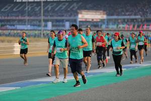 BIB: 70306
                            <button type="button" onclick="openModal(10480963)" class="btn btn-primary btn-sm float-right btn-popup" data-toggle="modal" data-target=".modal-high-quality">
                        <i class="fas fa-shopping-cart"></i> Add to Cart
                    </button>
                                            <button type="button" onclick="isThisMe(10480963, true)" class="btn btn-success btn-sm float-right btn-popup btn-isme hidden" data-toggle="tooltip" data-placement="bottom" title="นี่คือรูปของคุณใช่ไหม คลิกที่นี่เพื่อเอาเข้าอัลบั้ม">
                        <i class="fas fa-plus"></i> Add to album
                    </button>
                    <button type="button" onclick="isThisMe(10480963, false)" class="btn btn-warning btn-sm float-right btn-popup btn-isnotme hidden">
                        <i class="fas fa-ban"></i> Remove from album
                    </button>