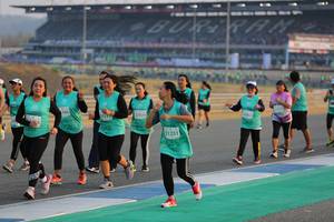 BIB: 106, 52929, 51231
                            <button type="button" onclick="openModal(10482866)" class="btn btn-primary btn-sm float-right btn-popup" data-toggle="modal" data-target=".modal-high-quality">
                        <i class="fas fa-shopping-cart"></i> Add to Cart
                    </button>
                                            <button type="button" onclick="isThisMe(10482866, true)" class="btn btn-success btn-sm float-right btn-popup btn-isme hidden" data-toggle="tooltip" data-placement="bottom" title="นี่คือรูปของคุณใช่ไหม คลิกที่นี่เพื่อเอาเข้าอัลบั้ม">
                        <i class="fas fa-plus"></i> Add to album
                    </button>
                    <button type="button" onclick="isThisMe(10482866, false)" class="btn btn-warning btn-sm float-right btn-popup btn-isnotme hidden">
                        <i class="fas fa-ban"></i> Remove from album
                    </button>