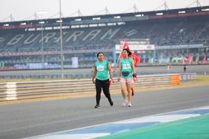 BIB: 1642, 5100
                            <button type="button" onclick="openModal(10486404)" class="btn btn-primary btn-sm float-right btn-popup" data-toggle="modal" data-target=".modal-high-quality">
                        <i class="fas fa-shopping-cart"></i> Add to Cart
                    </button>
                                            <button type="button" onclick="isThisMe(10486404, true)" class="btn btn-success btn-sm float-right btn-popup btn-isme hidden" data-toggle="tooltip" data-placement="bottom" title="นี่คือรูปของคุณใช่ไหม คลิกที่นี่เพื่อเอาเข้าอัลบั้ม">
                        <i class="fas fa-plus"></i> Add to album
                    </button>
                    <button type="button" onclick="isThisMe(10486404, false)" class="btn btn-warning btn-sm float-right btn-popup btn-isnotme hidden">
                        <i class="fas fa-ban"></i> Remove from album
                    </button>