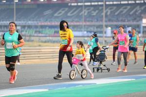 BIB: 0299, 5311, 70271
                            <button type="button" onclick="openModal(10485187)" class="btn btn-primary btn-sm float-right btn-popup" data-toggle="modal" data-target=".modal-high-quality">
                        <i class="fas fa-shopping-cart"></i> Add to Cart
                    </button>
                                            <button type="button" onclick="isThisMe(10485187, true)" class="btn btn-success btn-sm float-right btn-popup btn-isme hidden" data-toggle="tooltip" data-placement="bottom" title="นี่คือรูปของคุณใช่ไหม คลิกที่นี่เพื่อเอาเข้าอัลบั้ม">
                        <i class="fas fa-plus"></i> Add to album
                    </button>
                    <button type="button" onclick="isThisMe(10485187, false)" class="btn btn-warning btn-sm float-right btn-popup btn-isnotme hidden">
                        <i class="fas fa-ban"></i> Remove from album
                    </button>