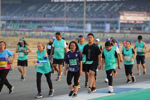 BIB: 3435, 50152, 51797
                            <button type="button" onclick="openModal(10482554)" class="btn btn-primary btn-sm float-right btn-popup" data-toggle="modal" data-target=".modal-high-quality">
                        <i class="fas fa-shopping-cart"></i> Add to Cart
                    </button>
                                            <button type="button" onclick="isThisMe(10482554, true)" class="btn btn-success btn-sm float-right btn-popup btn-isme hidden" data-toggle="tooltip" data-placement="bottom" title="นี่คือรูปของคุณใช่ไหม คลิกที่นี่เพื่อเอาเข้าอัลบั้ม">
                        <i class="fas fa-plus"></i> Add to album
                    </button>
                    <button type="button" onclick="isThisMe(10482554, false)" class="btn btn-warning btn-sm float-right btn-popup btn-isnotme hidden">
                        <i class="fas fa-ban"></i> Remove from album
                    </button>