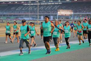 BIB: 51986, 52939, 50165, 3272
                            <button type="button" onclick="openModal(10481364)" class="btn btn-primary btn-sm float-right btn-popup" data-toggle="modal" data-target=".modal-high-quality">
                        <i class="fas fa-shopping-cart"></i> Add to Cart
                    </button>
                                            <button type="button" onclick="isThisMe(10481364, true)" class="btn btn-success btn-sm float-right btn-popup btn-isme hidden" data-toggle="tooltip" data-placement="bottom" title="นี่คือรูปของคุณใช่ไหม คลิกที่นี่เพื่อเอาเข้าอัลบั้ม">
                        <i class="fas fa-plus"></i> Add to album
                    </button>
                    <button type="button" onclick="isThisMe(10481364, false)" class="btn btn-warning btn-sm float-right btn-popup btn-isnotme hidden">
                        <i class="fas fa-ban"></i> Remove from album
                    </button>