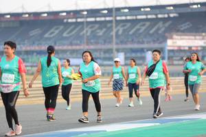 BIB: 3019, 52656, 3253
                            <button type="button" onclick="openModal(10485540)" class="btn btn-primary btn-sm float-right btn-popup" data-toggle="modal" data-target=".modal-high-quality">
                        <i class="fas fa-shopping-cart"></i> Add to Cart
                    </button>
                                            <button type="button" onclick="isThisMe(10485540, true)" class="btn btn-success btn-sm float-right btn-popup btn-isme hidden" data-toggle="tooltip" data-placement="bottom" title="นี่คือรูปของคุณใช่ไหม คลิกที่นี่เพื่อเอาเข้าอัลบั้ม">
                        <i class="fas fa-plus"></i> Add to album
                    </button>
                    <button type="button" onclick="isThisMe(10485540, false)" class="btn btn-warning btn-sm float-right btn-popup btn-isnotme hidden">
                        <i class="fas fa-ban"></i> Remove from album
                    </button>