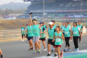 BIB: 51714, 51726, 2490, 52350, 51574, 52211
                            <button type="button" onclick="openModal(10483257)" class="btn btn-primary btn-sm float-right btn-popup" data-toggle="modal" data-target=".modal-high-quality">
                        <i class="fas fa-shopping-cart"></i> Add to Cart
                    </button>
                                            <button type="button" onclick="isThisMe(10483257, true)" class="btn btn-success btn-sm float-right btn-popup btn-isme hidden" data-toggle="tooltip" data-placement="bottom" title="นี่คือรูปของคุณใช่ไหม คลิกที่นี่เพื่อเอาเข้าอัลบั้ม">
                        <i class="fas fa-plus"></i> Add to album
                    </button>
                    <button type="button" onclick="isThisMe(10483257, false)" class="btn btn-warning btn-sm float-right btn-popup btn-isnotme hidden">
                        <i class="fas fa-ban"></i> Remove from album
                    </button>